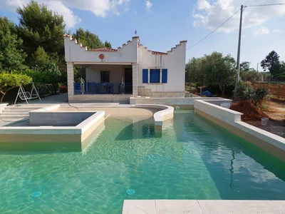 Stessa villa, vista da angolazione diversa